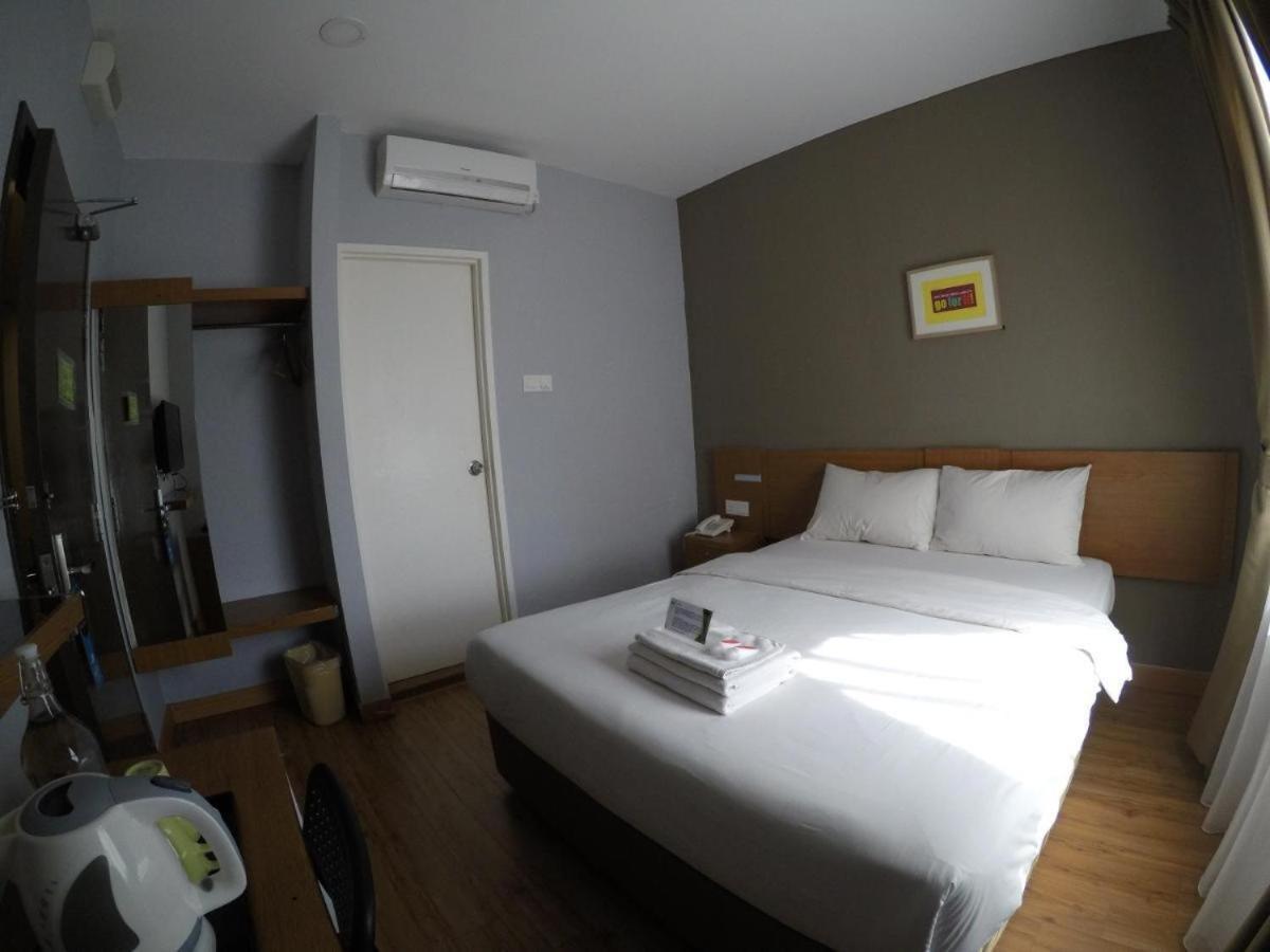 Golden Leaf Boutique Hotel Nusa Idaman Formerly Known As Ariana Hotel Johor Bahru Exterior foto
